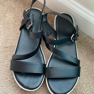 Universal Thread sandals!